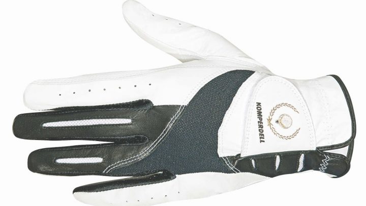 Komperdell »Leather Glove« Das Modell aus weichem und anschmiegsamem Leder sitzt äußerst stramm und dehnt sich in der Folge nur wenig aus. Der Grip ist gut, obwohl sich die Handinnenseite relativ glatt anfühlt. Der Handschuh passte sich der Hand bestens an, der Lycra-Einsatz im Handrücken tat hier ein Übriges dazu. Die Stretch-Einsätze an der Außenseite von Ring- und Mittelfinger sind ein zusätzliches Feature, über dessen Bedeutung man streiten kann. Das Leder sorgte für einen hohen Tragekomfort und ein schönes Griffgefühl. Allerdings zeigte sich, dass der Handschuh kein Dauerläufer wird, denn erste Abriebspuren zeigten sich schnell an der Handfläche sowie an Daumen und Zeigefinger. Immerhin: Löcher und Risse taten sich im Verlauf des Tests später nicht auf. Preis: 24,95 Euro
