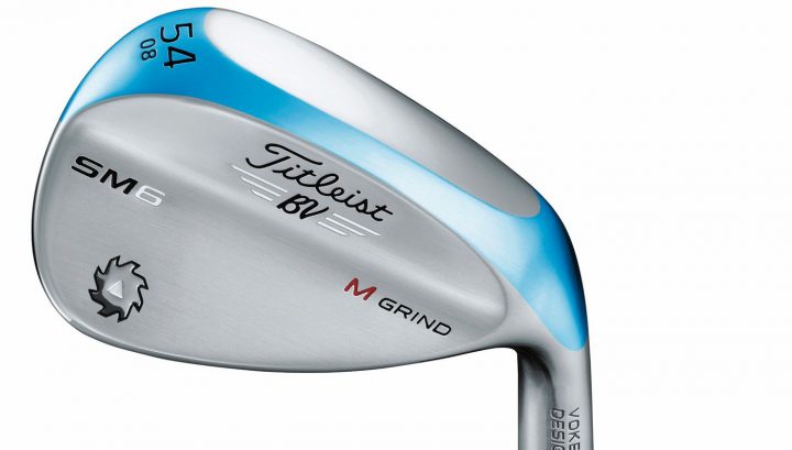 Titleist "SM6" Präzise Längenkontrolle, verbesserte Schlagvielfalt, maximalen Spin sowie ein herausragendes Schlaggefühl – das alles verspricht Titleist beim Einsatz der neuen Modelle von Wedge-Guru Bob Vokey. Erreicht wird dies unter anderem durch einen progressiven Schwerpunkt, der je nach Loft einzeln bestimmt wird.