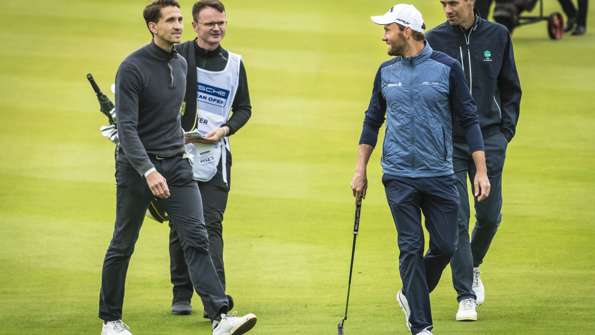 Mittendrin statt nur dabei. Wer beim ProAm-Turnier der Porsche European Open 2021 abschlagen darf, erlebt Stars wie Max Kieffer hautnah (Foto: Stefan von Stengel).