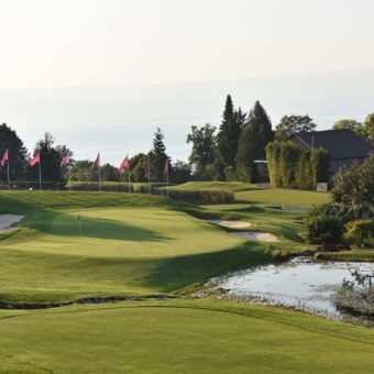 Der Golfplatz in Evian wurde 1904 von Willie Park Jr. als 9-Loch-Anlage oberhalb des Genfersees entworfen