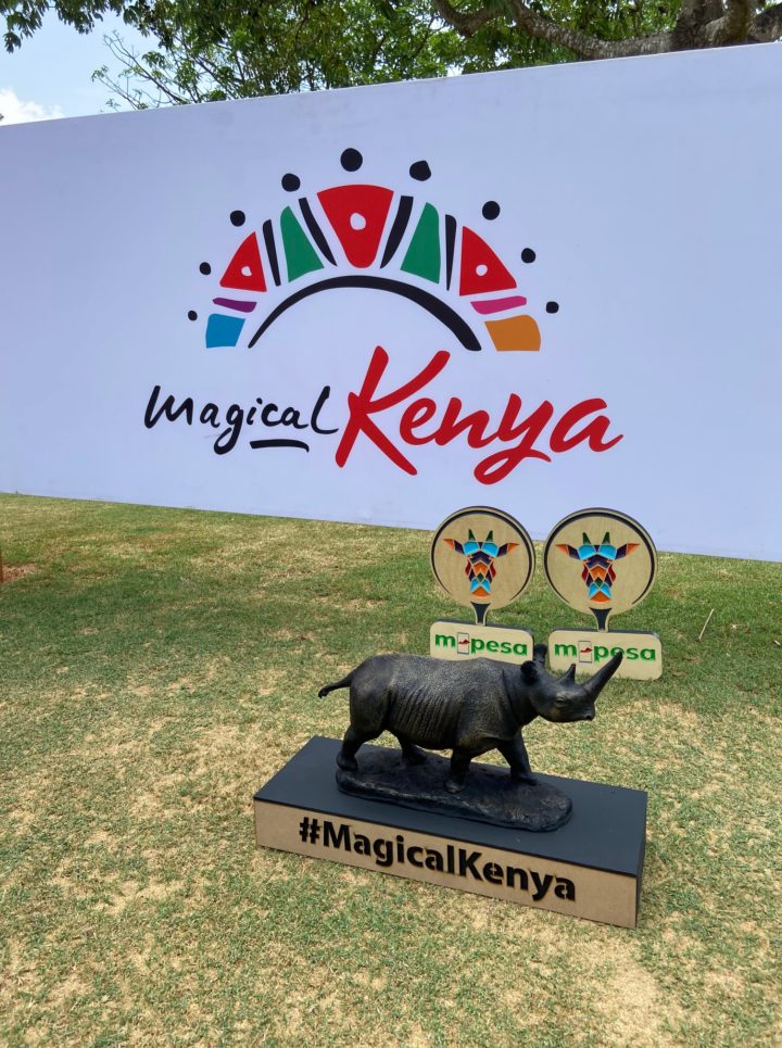 Frisch gestaltete Abschlags-Markierungen der Magical Kenya Ladies Open 2022.
