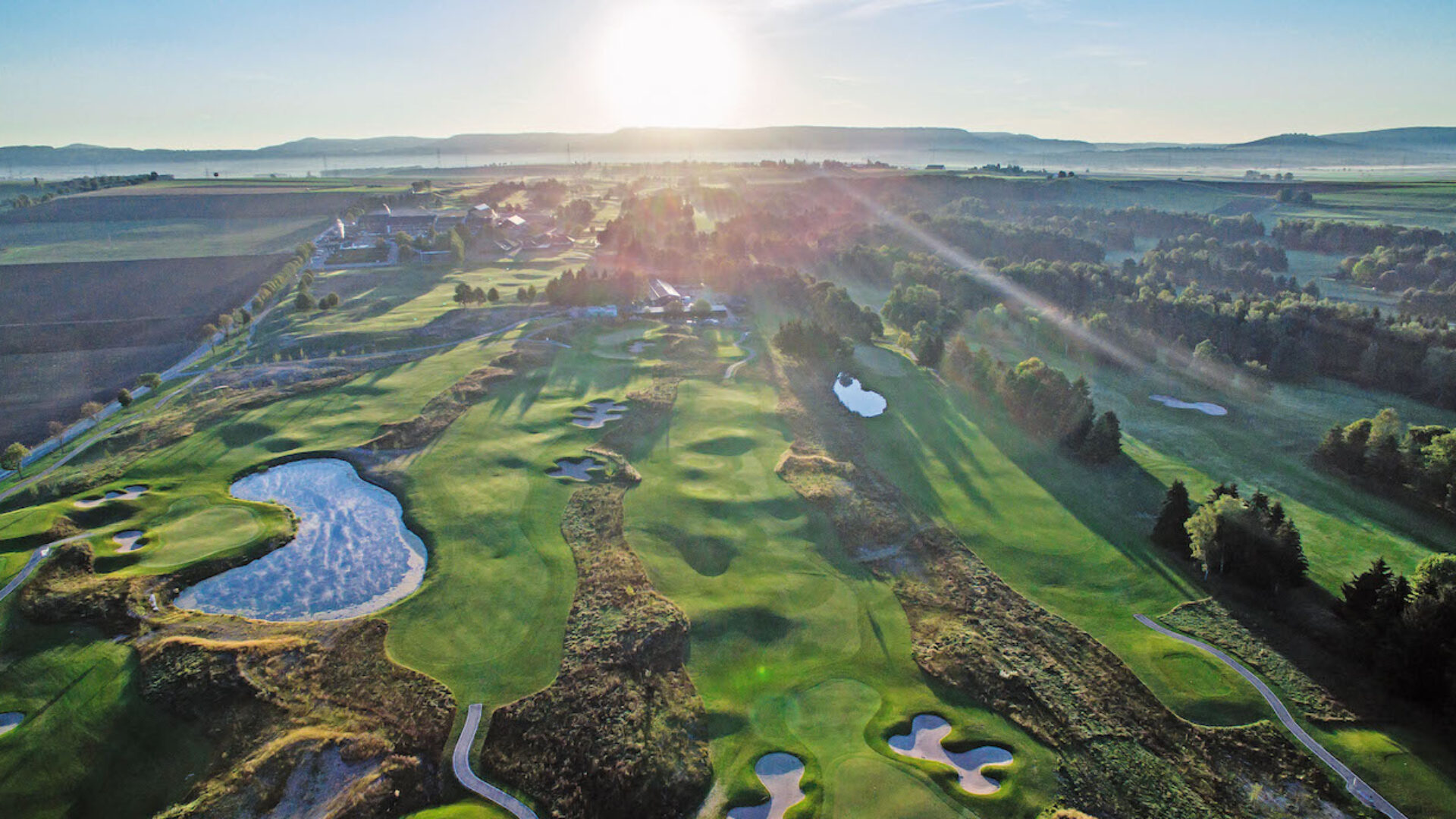 Blick über die Anlage: Golf Resort Öschberghof