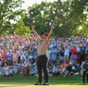 Xander Schauffele holt sich die Wanamaker Trophy 2024