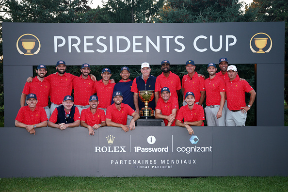 Team USA posiert fürs Siegerfoto beim Presidents Cup 2024 in Montreal