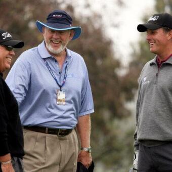 Coaches Butch Harmon und Dave Pelz im Gespräch mit Phil Mickelson - 108. U.S. Open auf dem Torrey Pines Golf Course in San Diego
