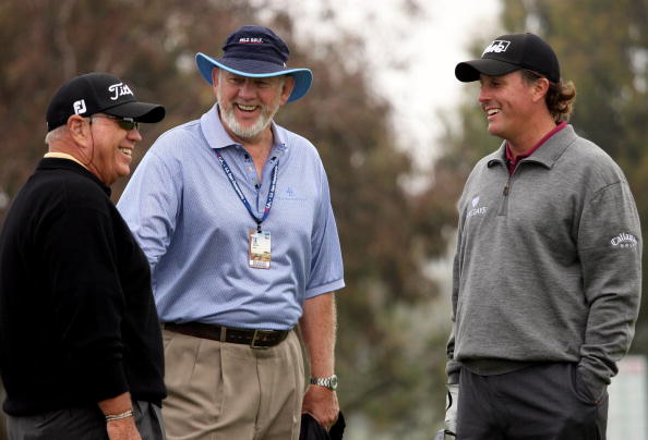 Coaches Butch Harmon und Dave Pelz im Gespräch mit Phil Mickelson - 108. U.S. Open auf dem Torrey Pines Golf Course in San Diego