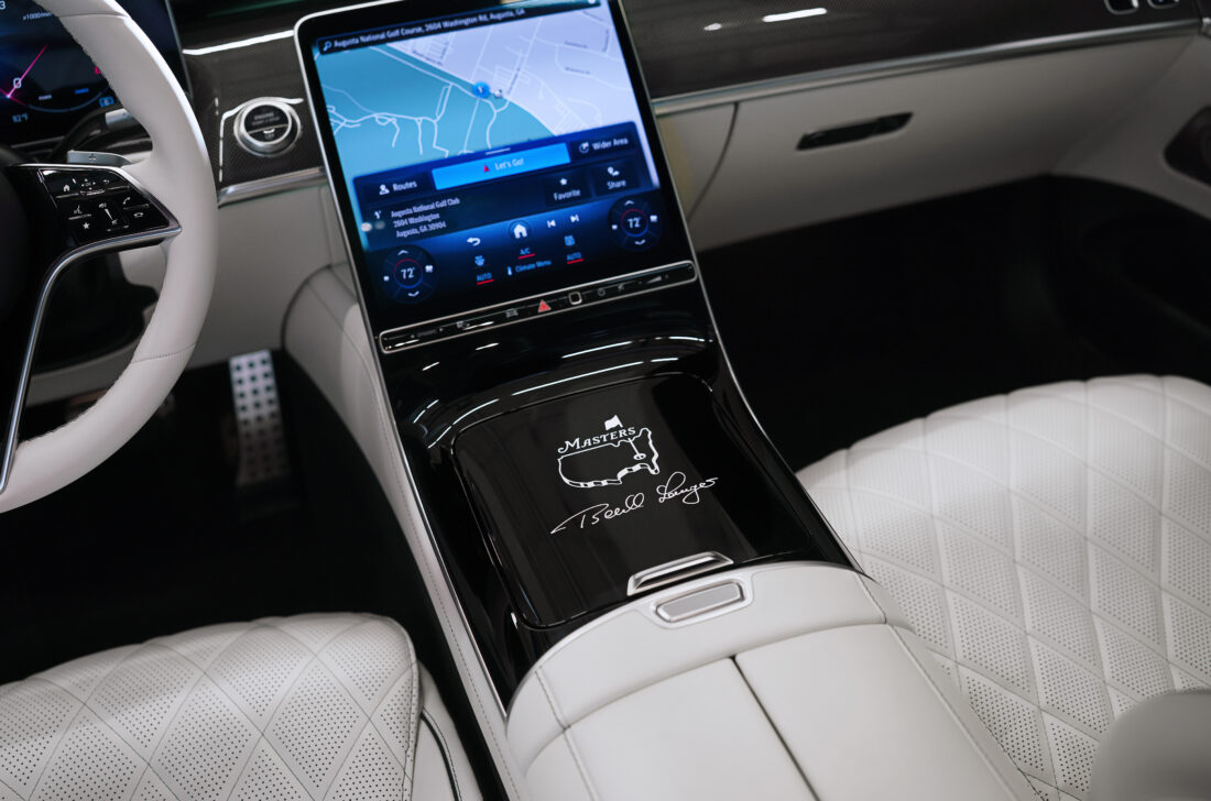 Mercedes-Benz ehrt Golfikone Bernhard Langer mit individualisierter S-Klasse bei seiner letzten Masters-TeilnahmeMercedes-Benz honours golf icon Bernhard Langer with a personalised S-Class at his final Masters