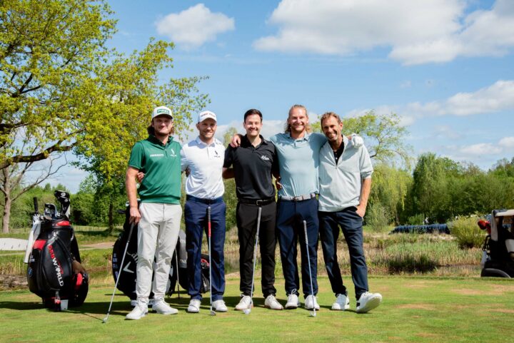 Freddy Schott, Max Kieffer, Max Schmitt und Nick Bachem (v.l.) neben Michael Blesch beim Pre-Opening. Zuschauer verfolgten das Show-Match