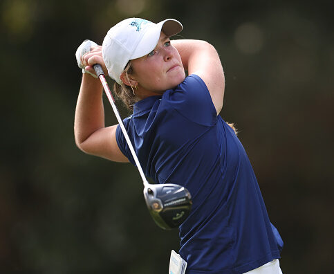 SUNNINGDALE, ENGLAND - SEPTEMBER 1: Mimi Rhodes of Great Britain & Ireland tees off during the Sunday Singles on Match Day Three of the Curtis Cup at Sunningdale Golf Club on September 1, 2024 in Sunningdale, England. (Photo by Oisin Keniry/R&A/R&A via Getty Images)