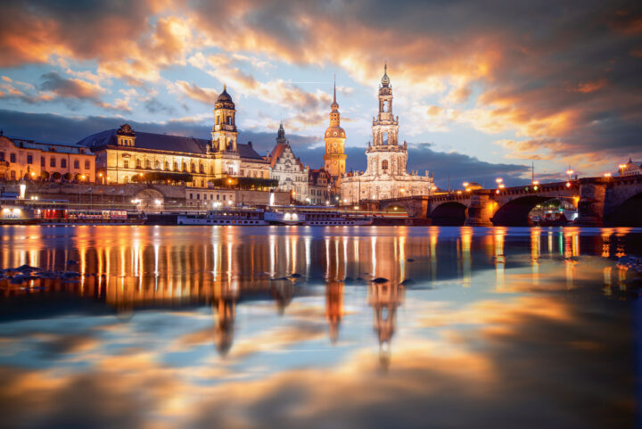 Blick von der Elbe auf Dresden