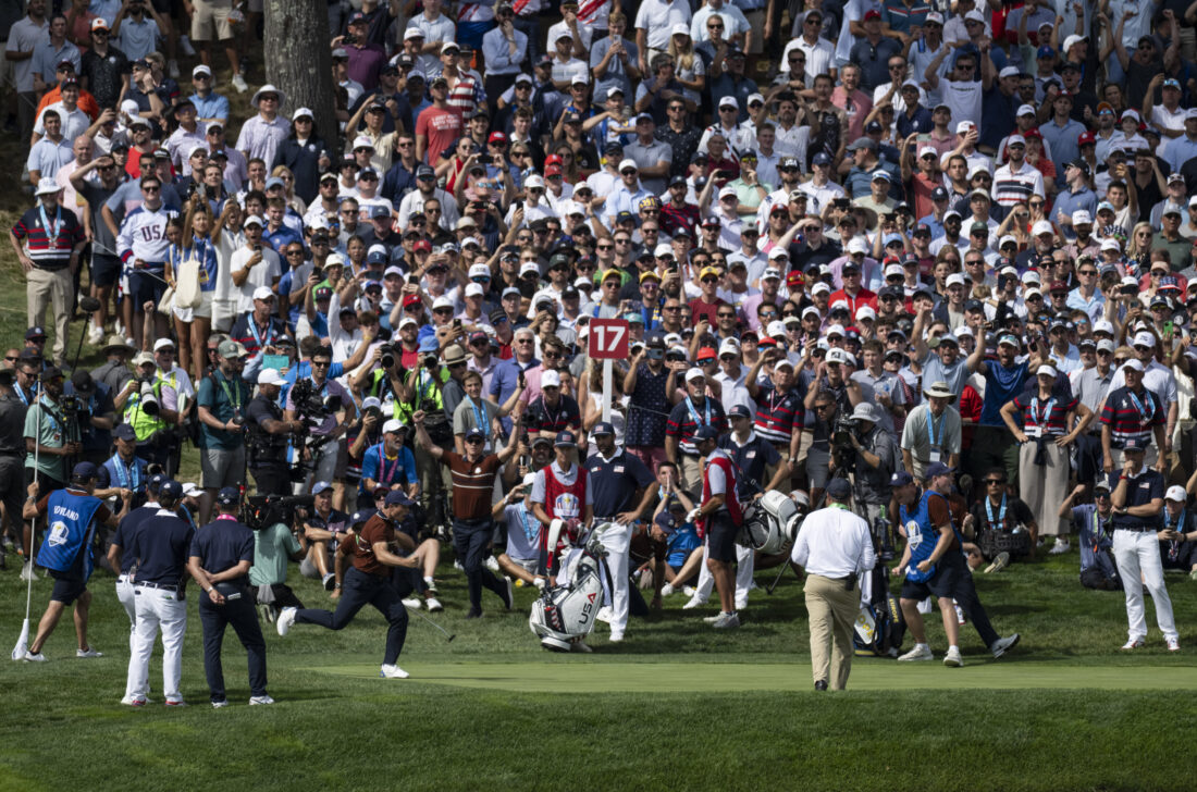 Viktor HOVLAND (NOR) celebrates making par putt at 17th par 3 to stay 1 Up during Day Two Morning Foursomes session Ryder Cup Matches 2025,Bethpage Black,Farmington,NY, USA. © Matthew Harris Golf Collection Credit: Matthew Harris / Golf Picture Agency
