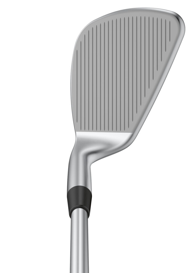 Full-Face-Grooves: Die Schlagfläche ist bis in die Spitze mit Rillen versehen – das erhöht Spin und Kontrolle auch bei schwierigen Lagen aus Rough oder Bunker.