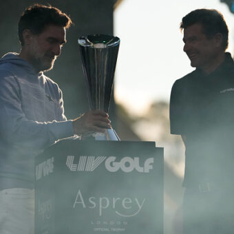 LIV Golf Chairman Yasir Al Rumayyan und LIV Golf CEO Scott O'Neil bei der LIV Golf Team Championship 2025 in Michigan