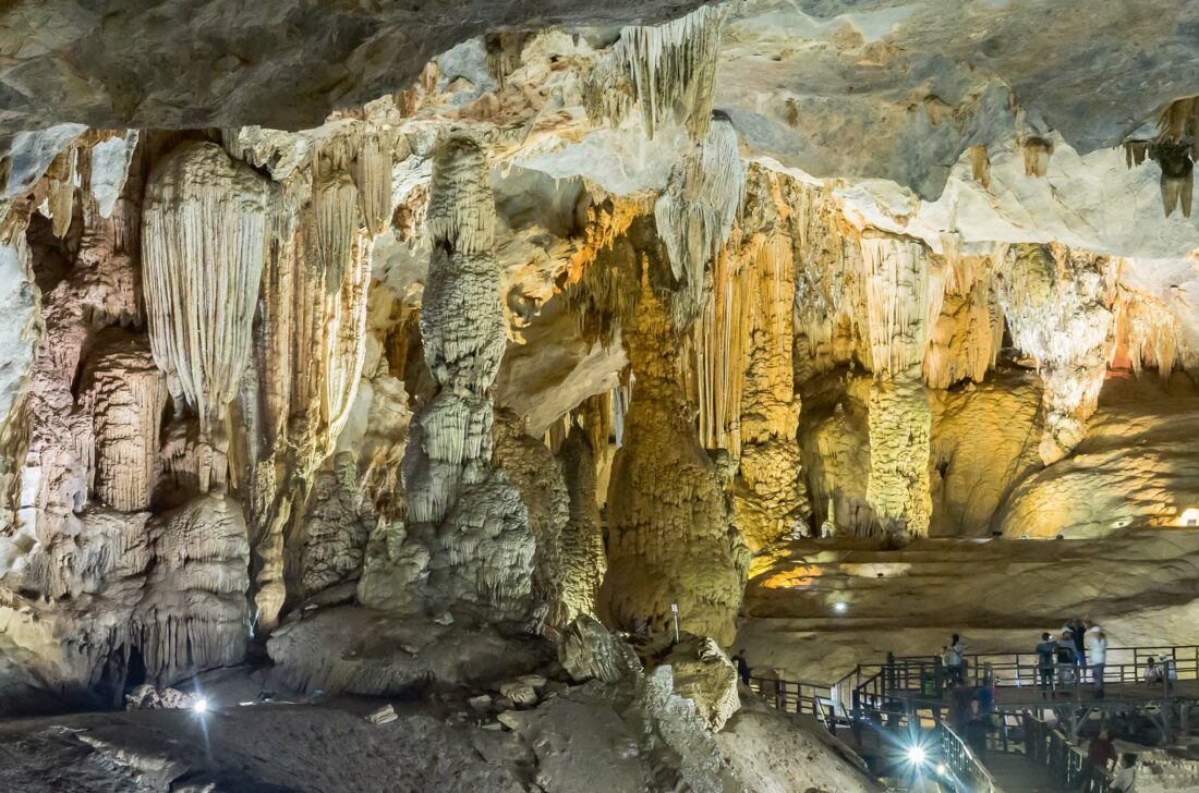Die Cueva de las Maravillas (»Höhle der Wunder«) liegt in der Nähe von La Romana/Bayahibe und bietet beeindruckende Tropfsteinformationen und Taíno-Piktogramme.