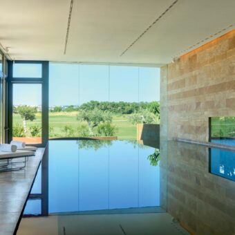 Innenpool im Verdura Resort