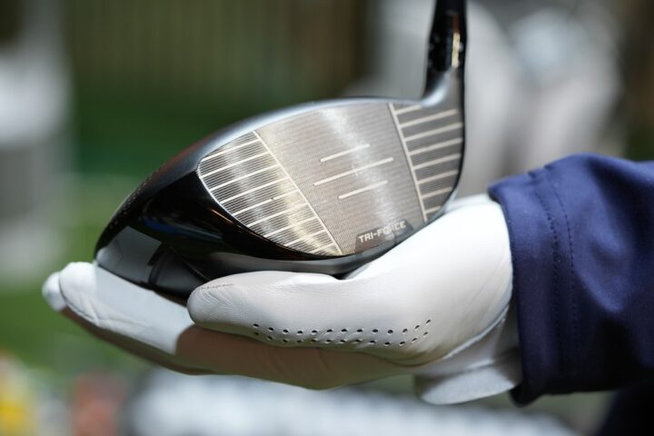 Das Tri-Force-Face von Callaway besteht aus einer Kombination aus Titan, Poly Mesh und Carbon
